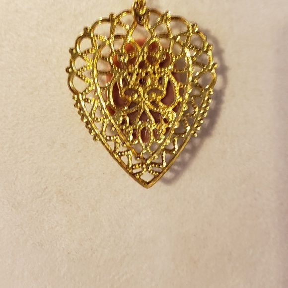 Handcrafted Lady Rose Beige Cameo on a Gold Plated Necklace - Picture 2 of 7